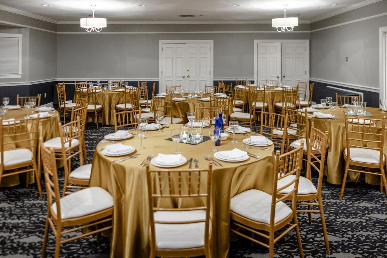 Chateau Merrimack Hotel & Spa Tyngsboro Exterior foto